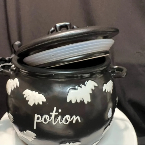 Rae Dunn Halloween 2024 Artisan Collection Ceramic Potion Cauldron Canister - Picture 10 of 13